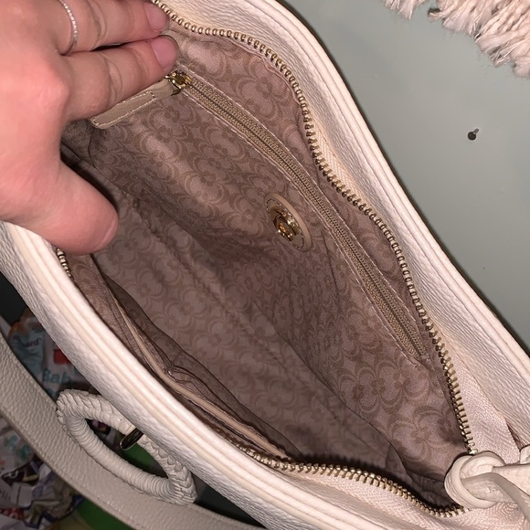 Cream Faux Leather Gold Trim Crossbody Shoulder Bag Charming Charlie’s - Picture 6 of 11